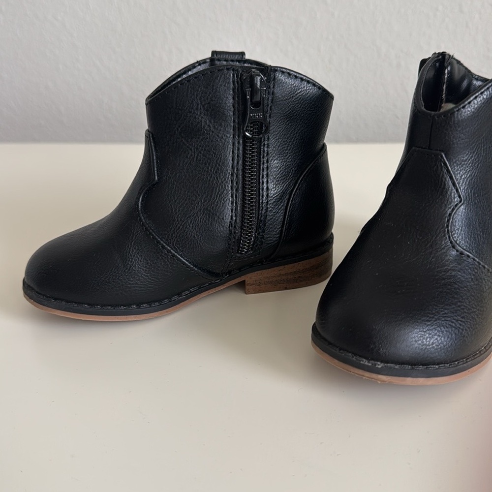 Cat & Jack Toddler black Ankle Cowboy Boot Bootie Size 7 - Picture 2 of 8